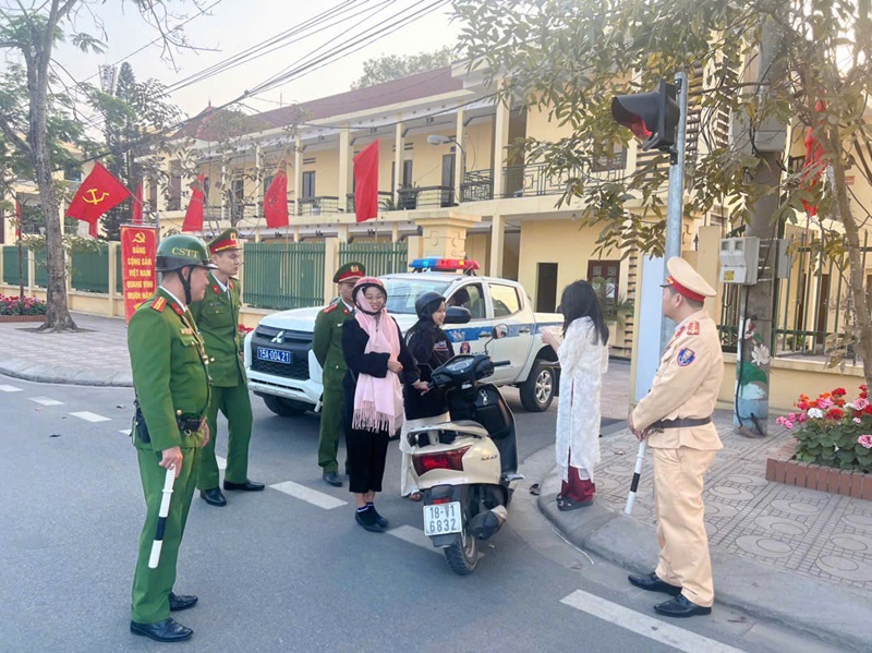 Đội CSGT-TT Công an quận Hồng Bàng: Xử lý 8 trường hợp vi phạm nồng độ cồn trong ngày mồng Một tết nguyên đán Ất Tỵ